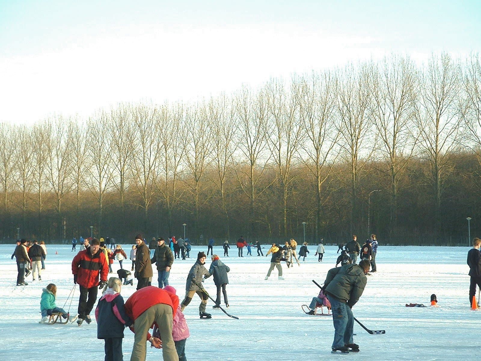 Schaatsen slijpen, foto ijsclub Lelystad